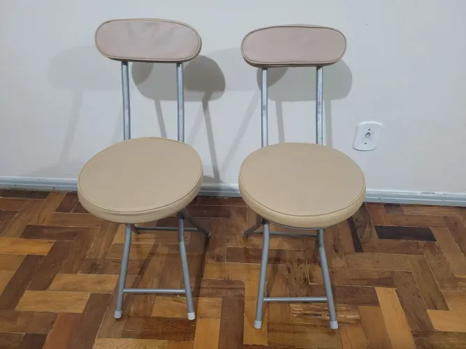 2 Banquetas estofadas
