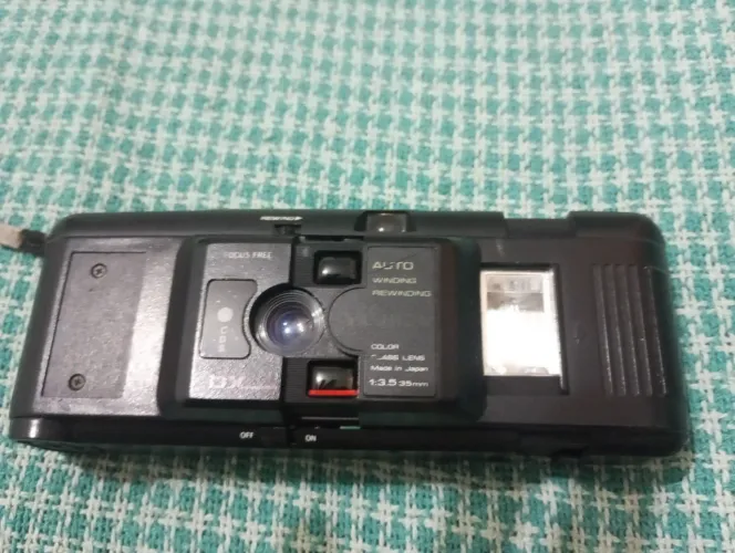 Câmera fotográfica vintage Yashica M-616