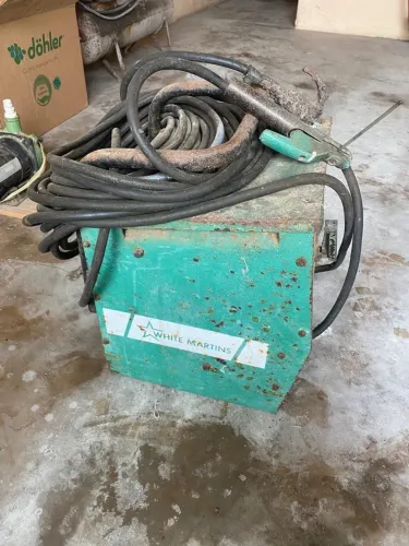 Maquina de solda TRANSFORMADORA 200 amperes
