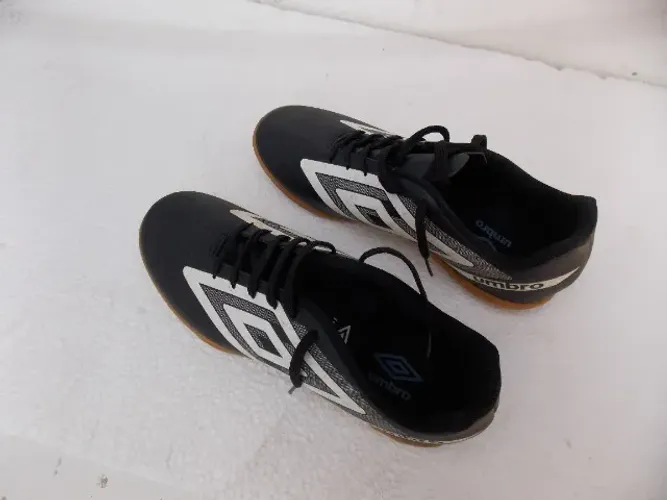 Chuteira Futsal nova Umbro