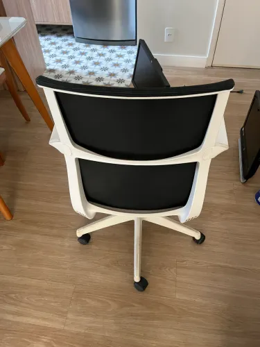 Cadeira Office Husky Sit 100 Black, Cilindro de Gás Classe 3 - HTCD000