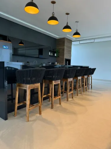 Banqueta em madeira e cordão náutico. Mega Oferta!