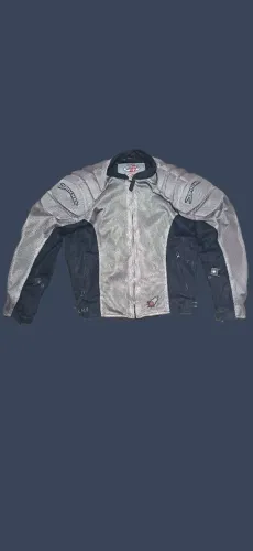 Jaqueta moto rocket tamanho M/ feminino/ forma pequena.
