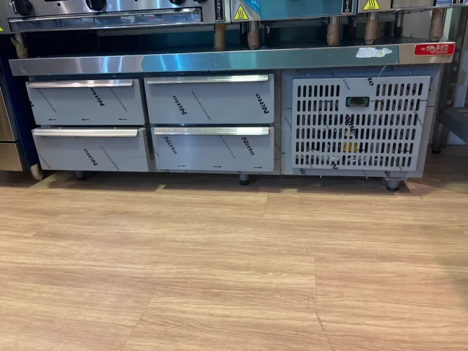 Balcão refrigerado com gaveta 