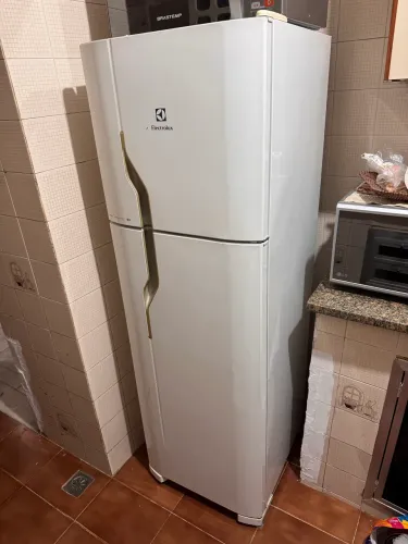 Geladeira Eletrolux 280L