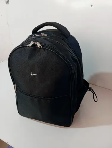 Mochila Nike preta