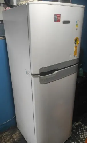 Geladeira/Refrigerador Continental Frost Free - Duplex Branca 370L - USADA<br>Cor Branco