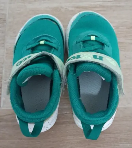 Tênis Nike Infantil - Tamanho 25 (USADO)