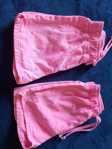 Shorts infantis rosa 15,00 reais cada 