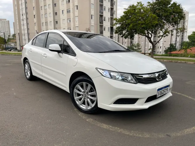 Honda Civic Sedan LXS 1.8/1.8 Flex 16V Aut. 4P 2014