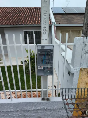 Poste padrão Copel cocel bifásico caixa monofásico 110/220 elétrica luz energia 