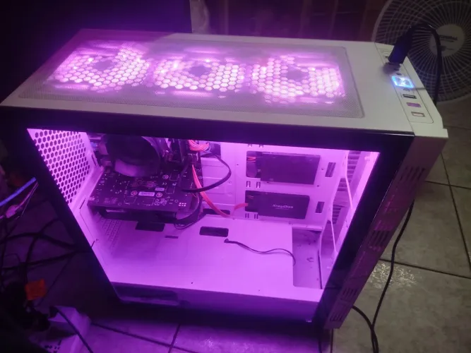 PC Gamer de entrada i7 + RX550 + SSD 480GB - Gabinete Draxen branco