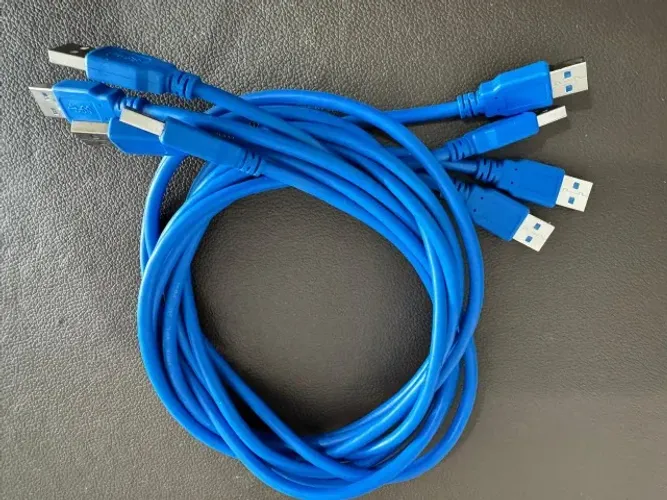 Conjunto de 4 Cabos Usb 3.0 de 1 metro cada cabo. Conector A Macho Conector B Macho