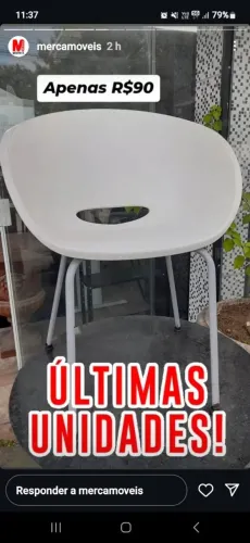 Cadeira fixa branca usada 
