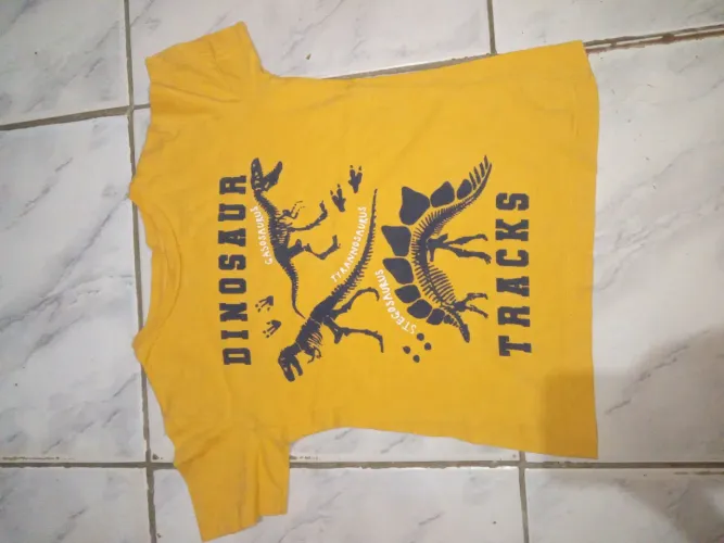 Camiseta Infantil Dino Tracks - Amarela
