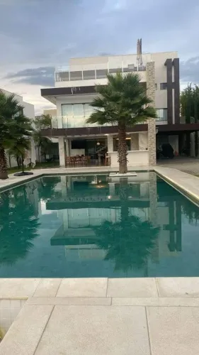 Casa de Condomínio à venda, 5 quartos, 3 suítes, 10 vagas, Condomínio Aldeias do Lago (Mel