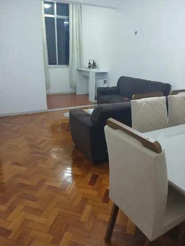 Vaga feminina em Copacabana