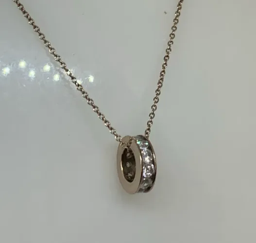 colar de prata 925 com pingente com pedras
