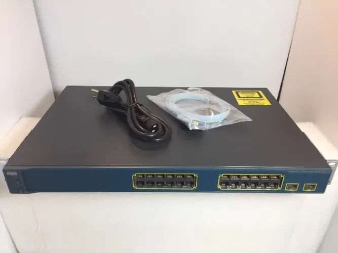 Switch Cisco Catalyst 3560 24 Portas Fast