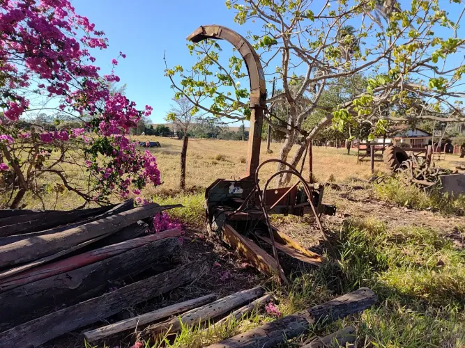 Vende-se maquinario agrícola 