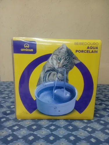 fonte e bebedouro agua porcelain -amicus para caes e gatos