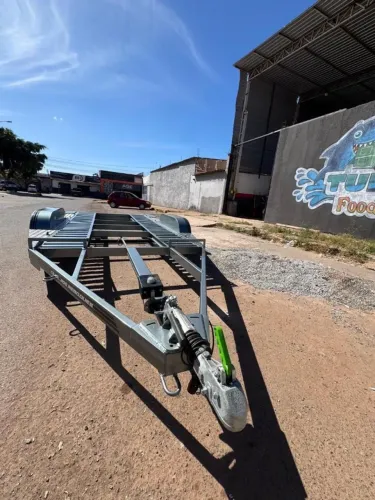 Reboque / carretinha plataforma para carro