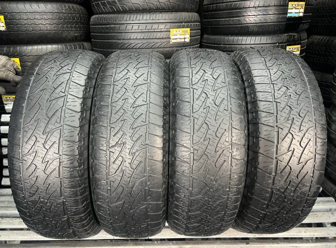 Jogo de Pneus 255/70/16 Bridgestone Dueler A/T / Pneu 255/70R16