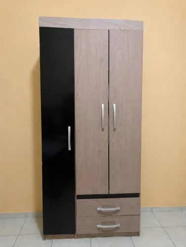 Guarda-roupa solteiro 3 portas com gavetas