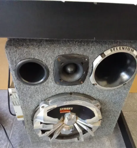 Vendo caixa de som trio residencial