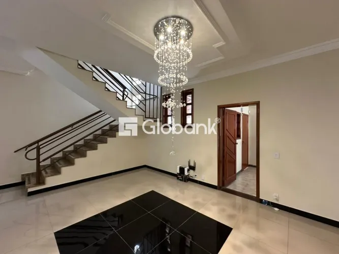 Casa disponível para aluguel em Montes Claros MG no bairro Ibituruna, 07 Quarto(s)
