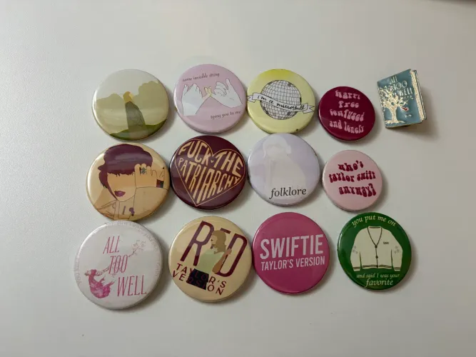 Bottoms e pin Taylor swift variados red folklore