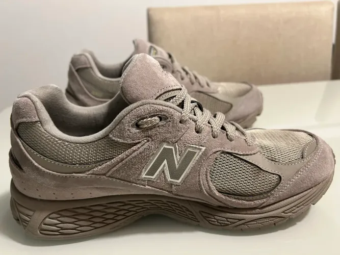 Tênis New Balance 2002r TAM 42 Usado 1x