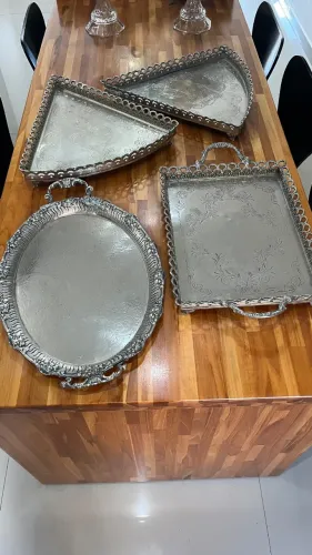 Vendo 4 bandejas de prata ótimas para buffet