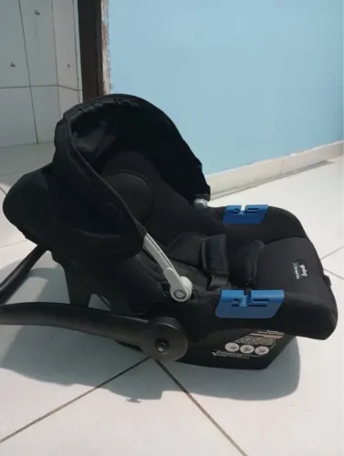 Vendo bebê conforto em ótimo estado de conservação, muito confortável e seguro
