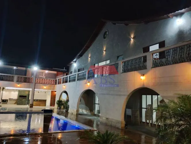 Sobrado com 4 dormitórios. Aceita FGTS e financiamento.