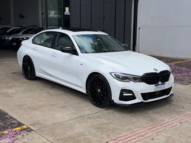 BMW 320I A 2.0 TB M Sport Activeflex 16V 4P 2022