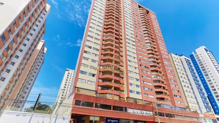 Apartamento à venda no Edifício Piemonte - Localização Privilegiada em Curitiba, com 185,0
