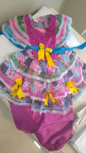 Vestido de Quadrilha num. 16 anos.