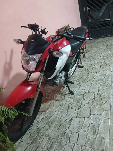 VENDO HONDA 160/FAN 2023
