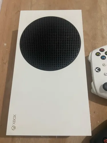 Vendo XBOX SERIES S com 2 controles