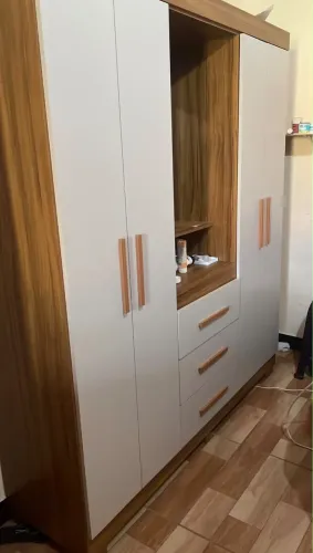 GUARDA ROUPA SEMINO NOVO