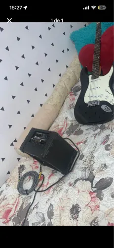 Guitarra +amplificador+cabo
