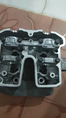 Vendo um cabeçote de cb 300 ou xre 1.200 reais