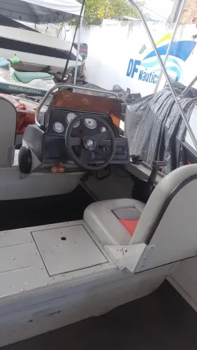 Lancha de alumínio com motor 4 tempos com pawer trin