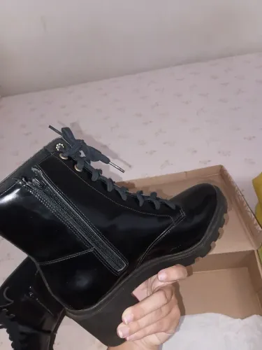 Bota bebecê semi nova
