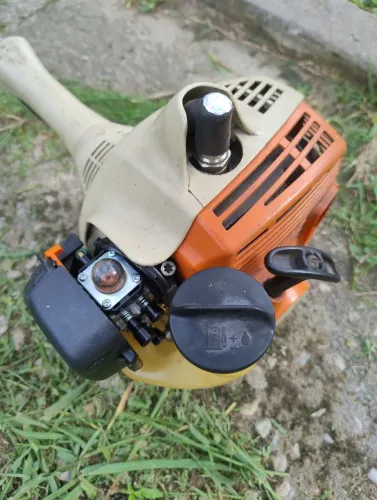 Vendo rosadeira sthil fs55 