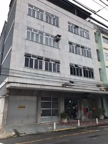 Apartamento com 2 dormitórios para alugar, 60 m² por R$ 1420,00 - Aterrado - Volta Redonda