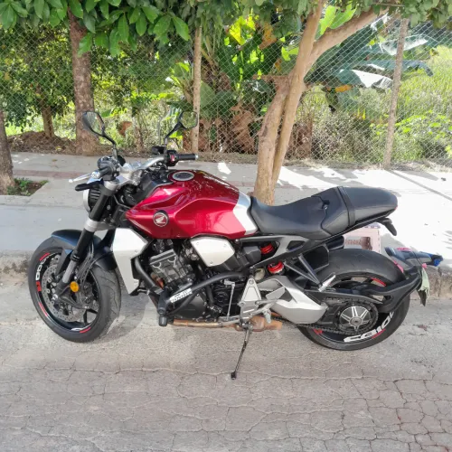 CB 1000r