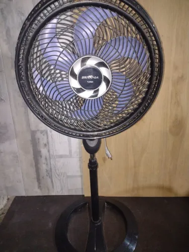 Ventilador Britânia turbo de coluna 220v.
