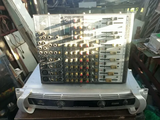 VENDO MESA E AMPLIFICADOR BEHRINGER 